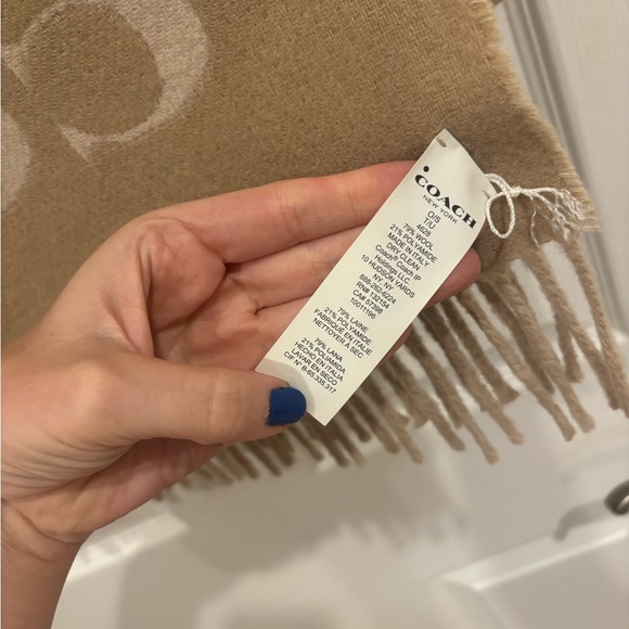 Coach Signature Oversized Muffler - Picture 3 of 3